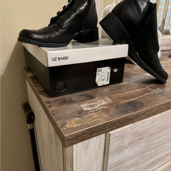 Zip up heeled ankle boots - Picture 3 of 7